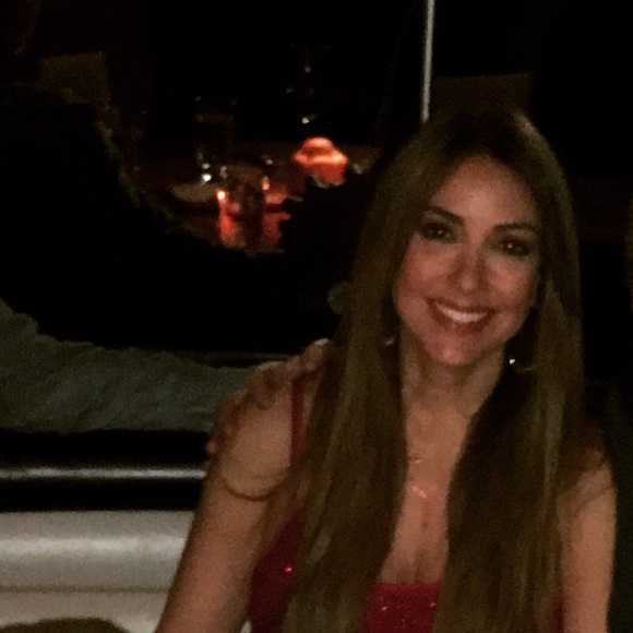 Meet your Posher, Ana - Picture 1 of 1